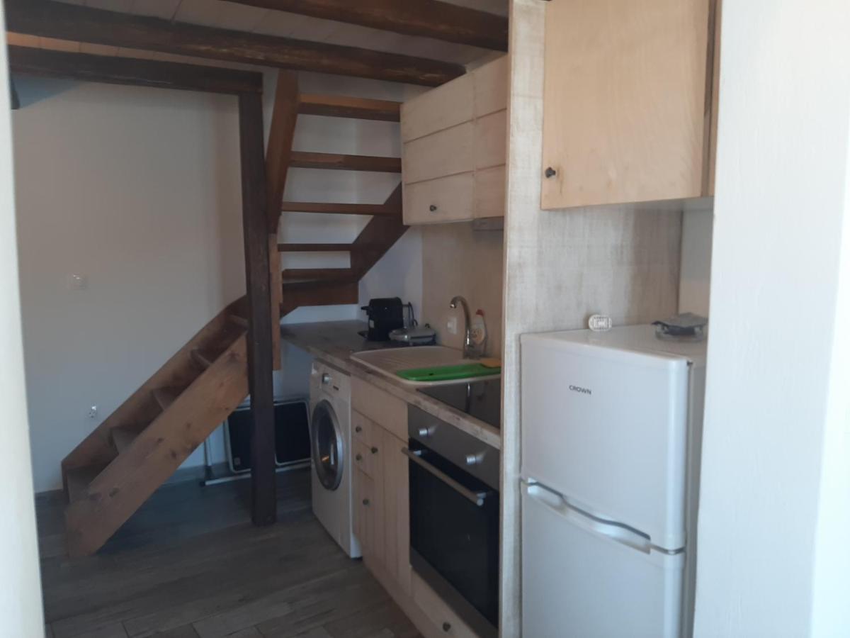 Larerooms 2 Mérichas Eksteriør bilde